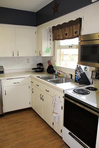 403 N Clinton St, Morrison, IL 61270 photo 7