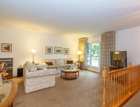 1085 Valley Stream Dr, Wheeling, IL 60090 photo 3