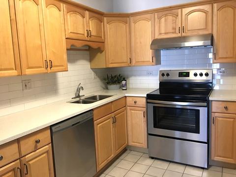 1302 E Washington St #E1, Des Plaines, IL 60016 photo 3