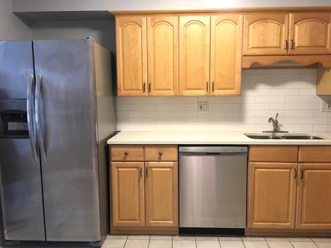 1302 E Washington St #E1, Des Plaines, IL 60016 photo 4