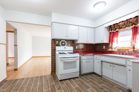 8225 Normandy Ave, Burbank, IL 60459 photo 7