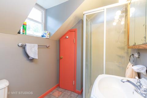 553 Walnut Ave, Elgin, IL 60123 photo 9
