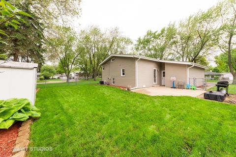 2209 Kingfisher Ln, Rolling Meadows, IL 60008 photo 13
