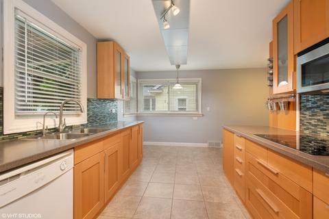 500 Willis St, Elgin, IL 60123 photo 4