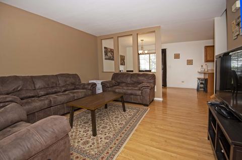 5908 Emerald Pointe Dr, Plainfield, IL 60586 photo 3