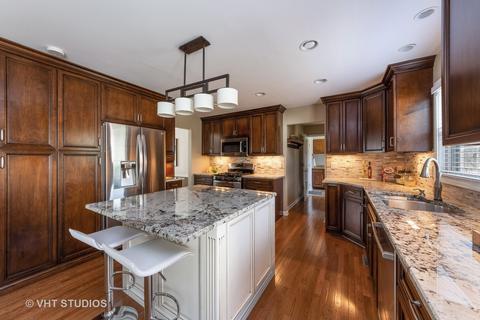 3930 Charlemagne Dr, Hoffman Estates, IL 60192 photo 5
