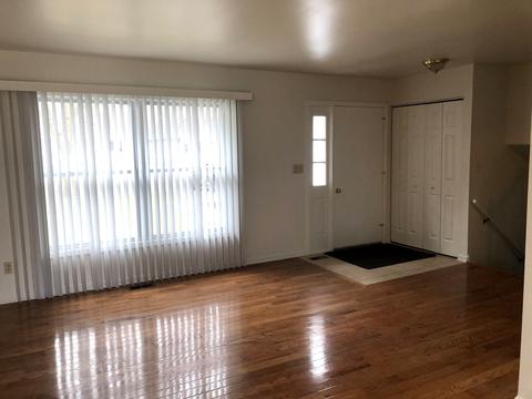 4311 Clearview Dr, Mchenry, IL 60050 photo 2