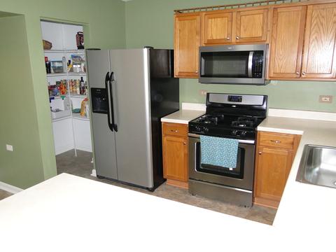 5815 Emerald Pointe Dr, Plainfield, IL 60586 photo 3