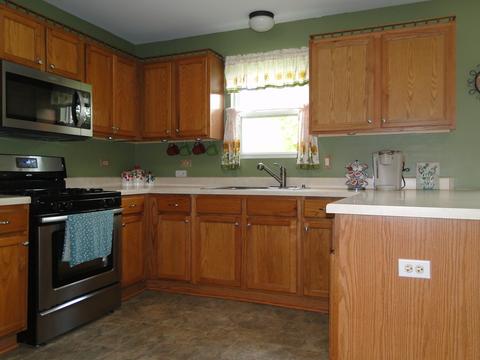 5815 Emerald Pointe Dr, Plainfield, IL 60586 photo 2