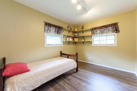 905 Beverly Dr, Wheeling, IL 60090 photo 10