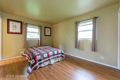 905 Beverly Dr, Wheeling, IL 60090 photo 8