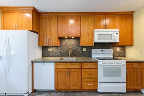 905 Beverly Dr, Wheeling, IL 60090 photo 4