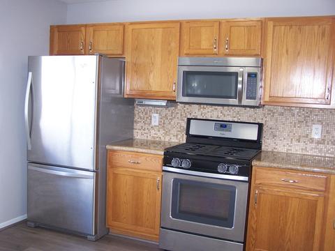 4749 Oregon Trl, Mchenry, IL 60050 photo 2