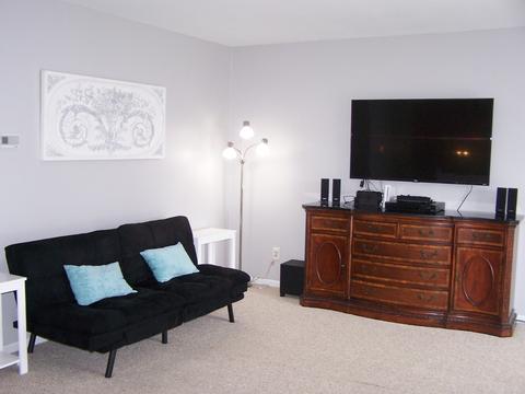 4749 Oregon Trl, Mchenry, IL 60050 photo 4