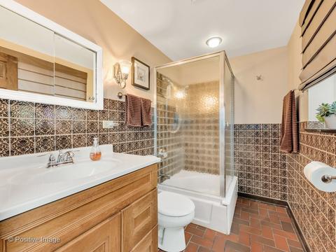 16 W471 Hillside Ln, Willowbrook, IL 60527 photo 20