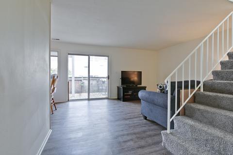 2008 Raleigh Pl, Hoffman Estates, IL 60169 photo 2