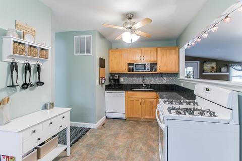 56 Hampton Rd, Montgomery, IL 60538 photo 11