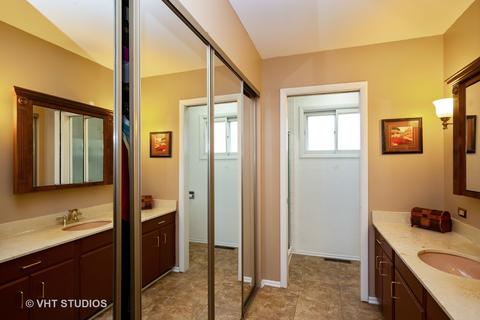 557 Dulles Rd, Des Plaines, IL 60016 photo 17