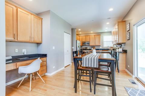 2150 W Silverleaf Ln, Addison, IL 60101 photo 10