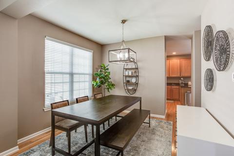 2150 W Silverleaf Ln, Addison, IL 60101 photo 5
