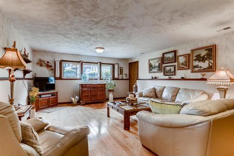 564 Figard Ln, Des Plaines, IL 60016 photo 10