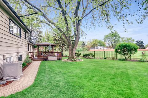 564 Figard Ln, Des Plaines, IL 60016 photo 4