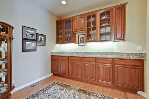 1360 Mallard Ln, Hoffman Estates, IL 60192 photo 8