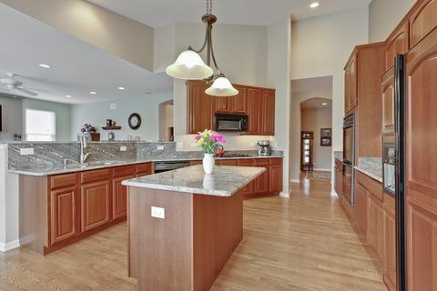 1360 Mallard Ln, Hoffman Estates, IL 60192 photo 12