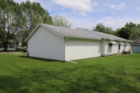 201 Paris St, Dewitt, IL 61735 photo 5