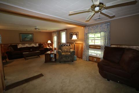 201 Paris St, Dewitt, IL 61735 photo 6