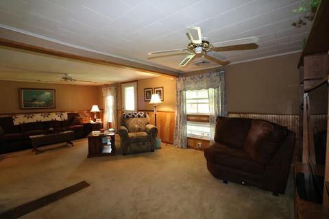 201 Paris St, Dewitt, IL 61735 photo 9