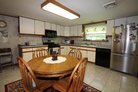 201 Paris St, Dewitt, IL 61735 photo 11