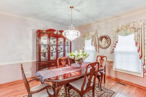 681 Bending Ct, Des Plaines, IL 60016 photo 11
