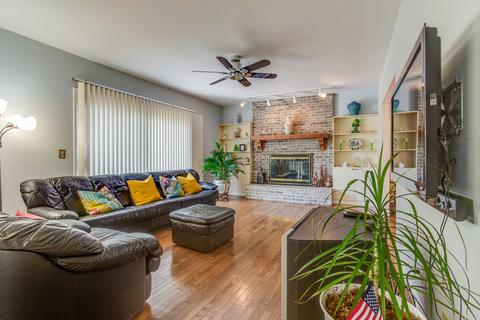 681 Bending Ct, Des Plaines, IL 60016 photo 6