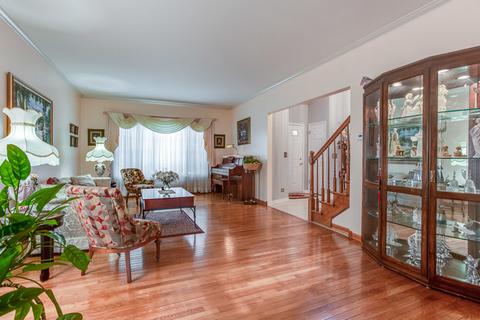 681 Bending Ct, Des Plaines, IL 60016 photo 4