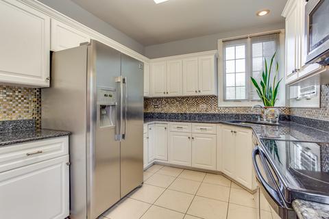 681 Bending Ct, Des Plaines, IL 60016 photo 9