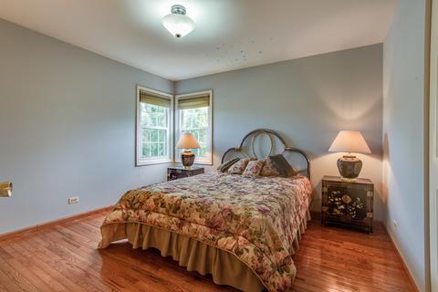 681 Bending Ct, Des Plaines, IL 60016 photo 18