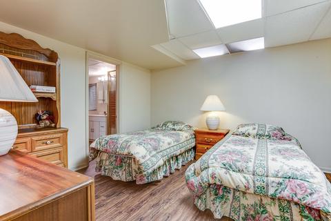 681 Bending Ct, Des Plaines, IL 60016 photo 22