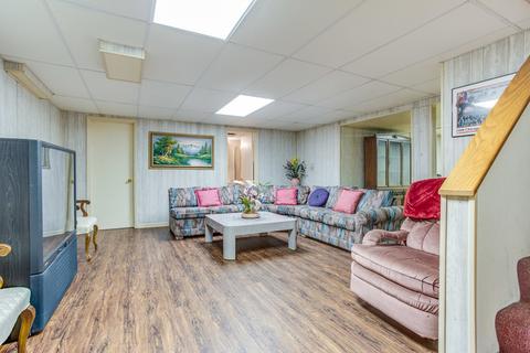 681 Bending Ct, Des Plaines, IL 60016 photo 21