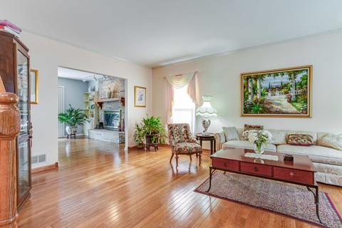 681 Bending Ct, Des Plaines, IL 60016 photo 3