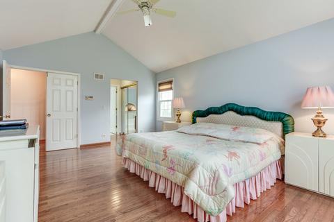 681 Bending Ct, Des Plaines, IL 60016 photo 14