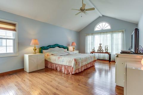 681 Bending Ct, Des Plaines, IL 60016 photo 13