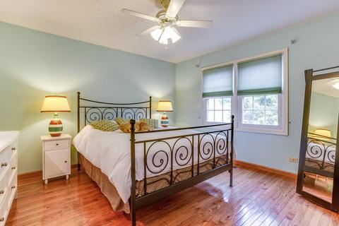 681 Bending Ct, Des Plaines, IL 60016 photo 17