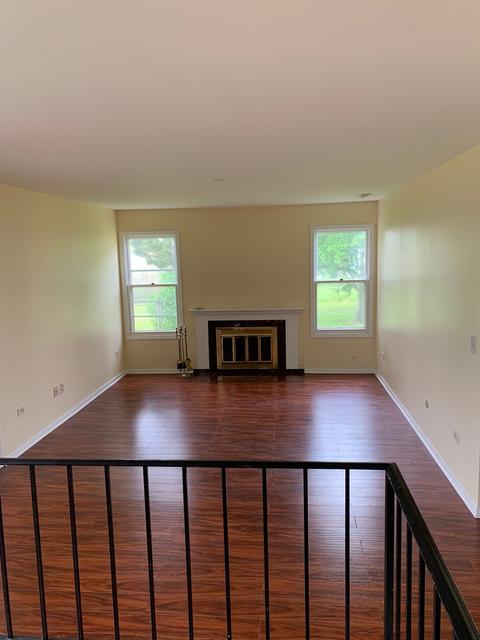 1028 John Dr, Hoffman Estates, IL 60169 photo 4