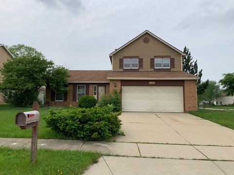 1028 John Dr, Hoffman Estates, IL 60169 photo 1
