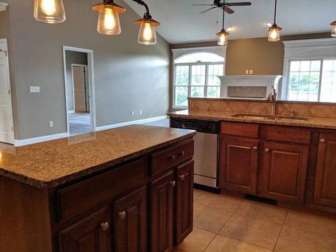 1915 Sinclair Ct, Bloomington, IL 61704 photo 3