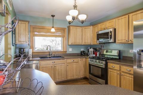 214 Burnside Cir, Bartlett, IL 60103 photo 3