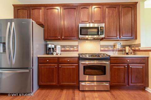 2776 Beacon Point Cir, Elgin, IL 60124 photo 6