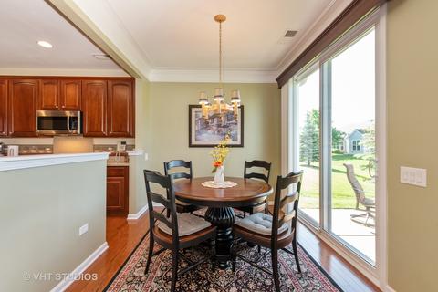 2776 Beacon Point Cir, Elgin, IL 60124 photo 8