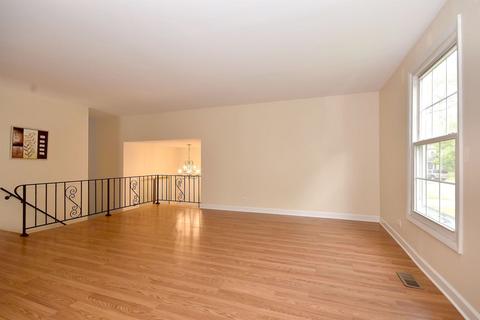 1295 Kelle Ct, Wheaton, IL 60189 photo 14